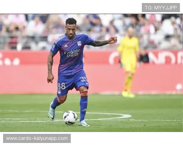 里昂托利索中场推进很有效